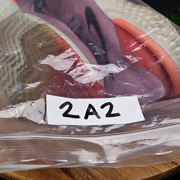 Nike Epic React Flyknit 2 Shoes Womens 10 Plum Dust Athletic Running Sneakers - Picture 13 of 13